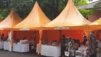 Tak hanya fun walk peduli lingkungan, acara ini juga mendukung inkubator UMKM Keluarga Bear Fisip dan penampilan dari mahasiswa dan alumni. Seperti komedian Abdel Achrian yang ikut mengenang masa-masa saat berkuliah di Fisip UI. Foto: Devita/detikEdu