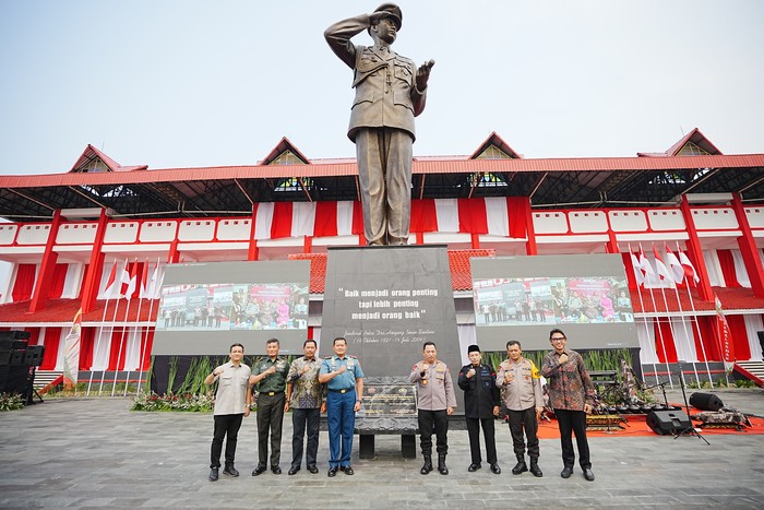 Peresmian Monumen Jenderal Hoegeng Iman Santoso di Kota Pekalongan, Jawa Tengah (Jateng).