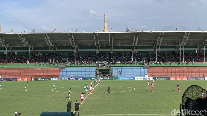 Pertandingan PSMS Medan Vs Sada Sumut di Stadion Teladan. (Raja Malo Sinaga/detikSumut)