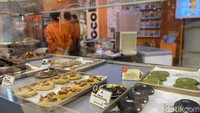 Cookie yang digunakan pada perpaduan cokelat cracknya sendiri juga diproduksi langsung oleh Pipiltin Cocoa. Ada banyak pilihan bagi penyuka kue kering ini. Foto: detikcom