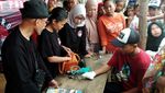 Relawan Gaspro 01 Gelar Pemeriksaan Kesehatan Gratis di Karawang