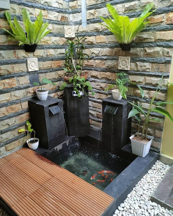 Teras Rumah Minimalis Kolam Ikan.