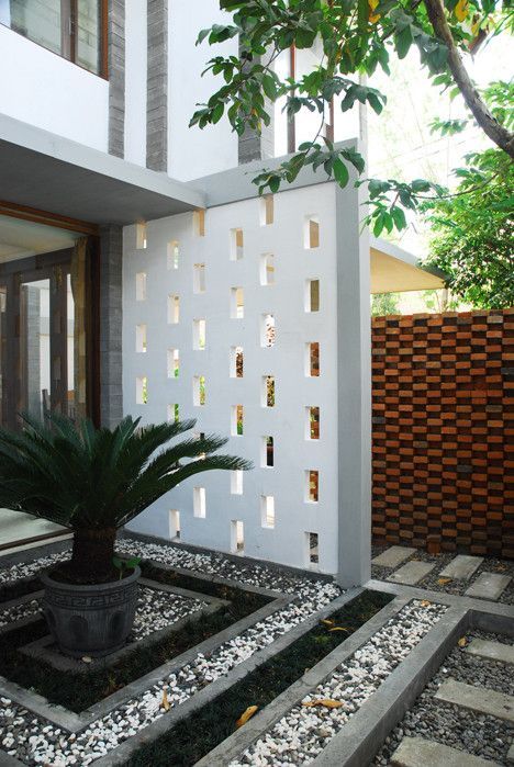 Teras Rumah Minimalis dengan Semi Industrial.