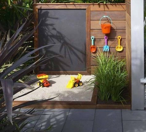 Teras Rumah Minimalis Mini Playground.