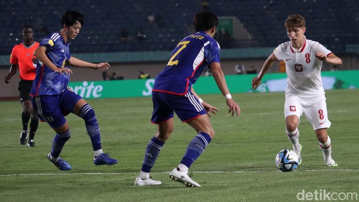 Timnas Jepang Vs Polandia di Piala Dunia U-17. Jepang berhasil mengalahkan Polandia dengan skor 1-0 di Stadion Si Jalak Harupat, Kabupaten Bandung