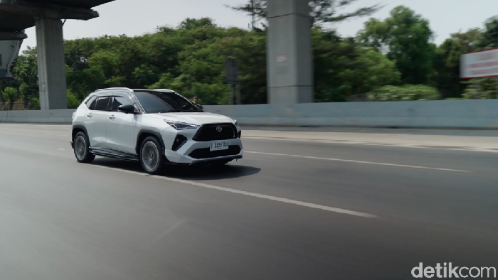 Toyota Yaris Cross Hybrid diuji ekstrem dengan bensin Rp 100 ribu untuk menempuh Jakarta-Bandung.