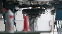 Perlu diketahui sebelumnya, meski tanki bensin Toyota Yaris Cross Hybrid ini dikuras habis hingga ke pompanya, satu hal yang tidak bisa dikuras habis adalah baterainya. Sehingga kami memulai perjalanan dengan bensin Rp 100 ribu dan baterai lithium-ion yang terisi sekitar 30% dari total 0,7 kWh. Foto: 20detik