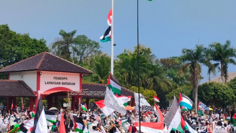 Aksi bela Palestina di Lapangan Mataram, Kota Pekalongan, Minggu (12/11/2023).
