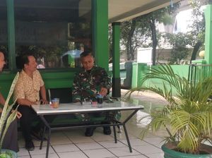 Polsek dan Koramil Kolaborasi Cegah Curanmor di Wilayah Mampang Jaksel
