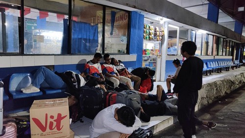 Momen atlet gulat NTB telantar di Jakarta.