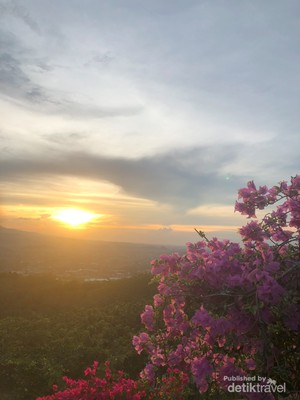 Bermalam di Pulau di La Nadiya Lampung