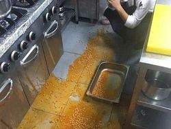 Merasa Jadi Manusia Paling Sengsara? Coba Lihat Deretan Kejadian Sial Ini