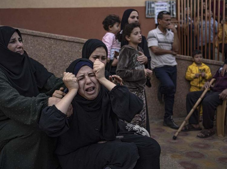 Jerit dan Tangis Warga Gaza di Rumah Sakit
