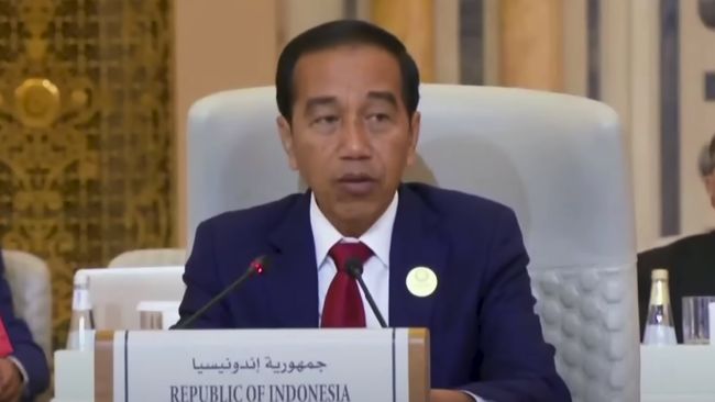 Jokowi di KTT OKI