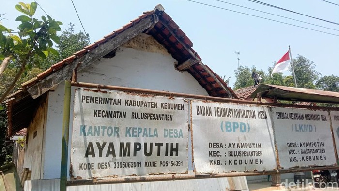 Kantor Kepala Desa Ayamputih, Kecamatan Buluspesantren, Kabupaten Kebumen. Foto diunggah pada Minggu (12/11/2023).