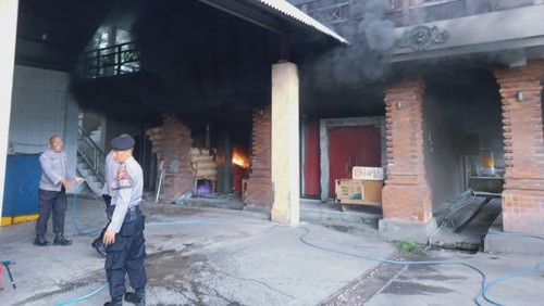Peristiwa kebakaran gudang dan kantor pelelangan ikan di Kusamba Klungkung, Minggu (12/11/2023). (foto : dok Polsek Dawan).