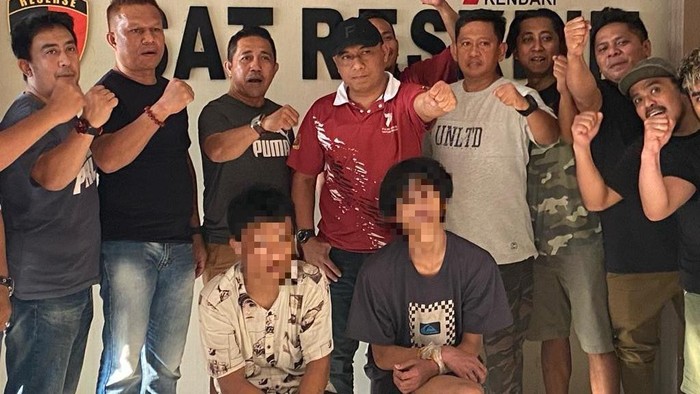 Polisi menangkap dua remaja berinisial GW (17) dan IR (17) yang menganiaya pelajar berinisial PA (18) di Kendari, Sulawesi Tenggara (Sultra) hingga tewas.