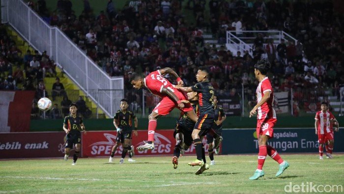 Laga Deltras FC vs Persekat Tegal