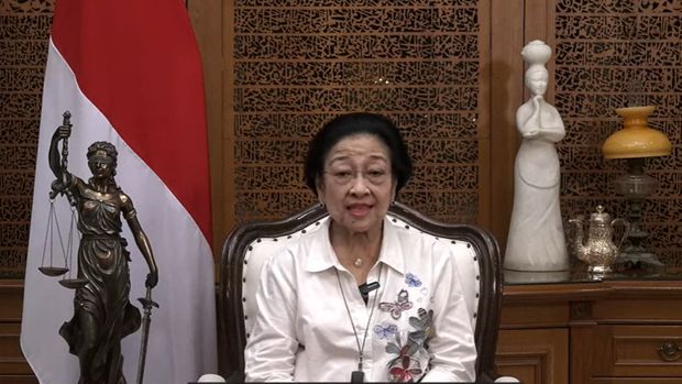 Ketua Umum PDIP Megawati Soekarnoputri memberikan pidato menyikapi dinamika politik nasional yang tengah bergolak. (Tangkapan Layar Youtube PDIP)