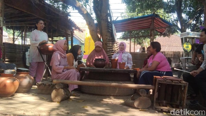 Mother Bank melayani pinjaman tanpa bunga.