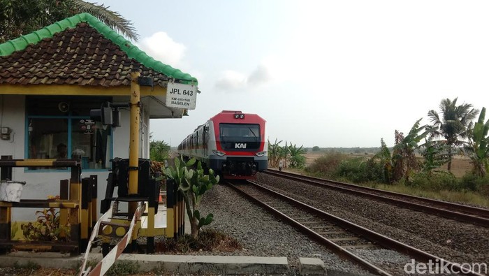 Perlintasan KA Bagelen, Purworejo, Minggu (12/11/2023).