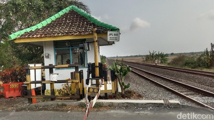 Perlintasan KA Bagelen, Purworejo, Minggu (12/11/2023).