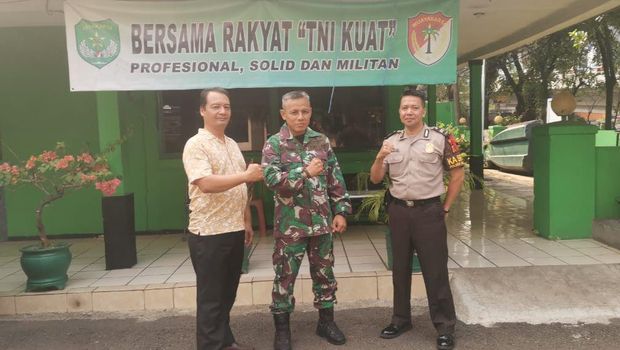 Polsek Mampang kunjungi Koramil Mampang Prapatan (dok. Polisi)