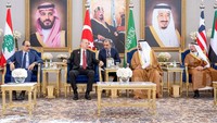KTT membuahkan 31 keputusan dengan pesan yang kuat dan sangat keras. Resolusi ini dinilai menunjukan kesatuan posisi negara-negara yang tergabung dalam OKI terhadap situasi di Gaza yang memperihatinkan.