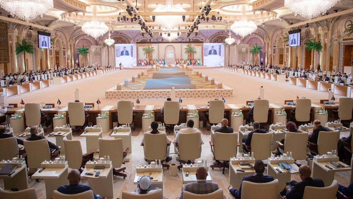 KTT luar biasa Organisasi Kerja Sama Islam (OKI) digelar di Riyadh, Arab Saudi. KTT tersebut menghasilkan sejumlah keputusan, termasuk soal Gaza.