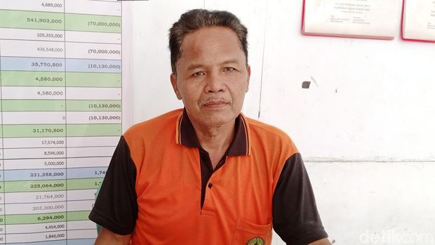Sesepuh Desa Ayamputih, Kecamatan Buluspesantren, Kebumen, Tugiman (58), Selasa (7/11/2023).