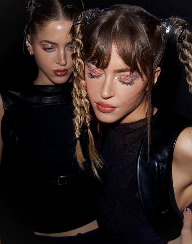 Jika Anda tidak ingin membicarakan hal ini, hal yang paling bisa Anda lakukan adalah menyerukan gencatan senjata untuk mengakhiri pembunuhan massal terhadap anak-anak yang tidak bersalah. Serukan GENCATAN SENJATA SEKARANG,” tambahnya. Foto: dok. Instagram/@simihaze