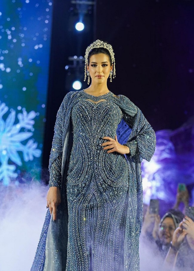 “Loh pemenang miss universe udah ada….” puji salah satu netizen. “Plisss ikut miss universs memong, skrg kan syaratnya boleh ibu ibu wkwk,” tulis netizen lainnya. Foto: Instagram/@tasyafarasya