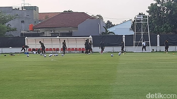 Timnas Mali U-17 menjalani latihan di Lapangan Sriwaru, Solo, Minggu (12/11/2023).
