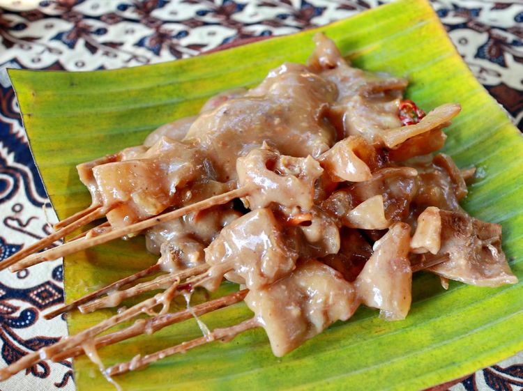20 Sate Kikil Kenyal Gurih Ada di Sini!