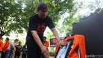 Aksi Tabur Bunga Peringati Tragedi Semanggi I