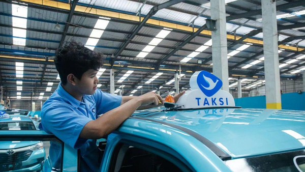 Fix Ini Taksi Baru Bluebird Pengganti Transmover Lama