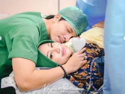 8 Momen Aurel Hermansyah Lahiran Anak Kedua, Penuh Haru Didampingi Suami