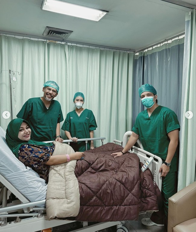 Aurel Hermansyah baru saja melahirkan anak keduanya pada tanggal cantik 11 November 2023. Foto-foto momen jelang kelahiran anak keduanya itupun dibagikan ke media sosial. Foto: Instagramm/@attahalilintar