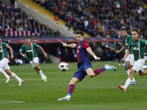 Duh! Lewandowski Marahi Lamine Yamal, Cuekin Ajakan Salaman