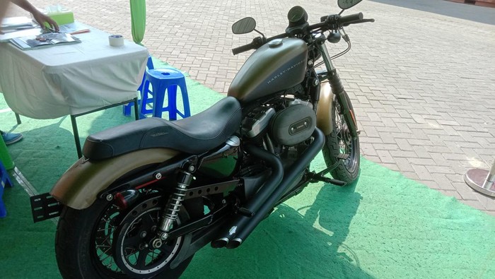 Bea Cukai lelang Harley-Davidson