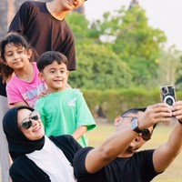 Karena paras tampan dan tubuhnya yang proporsional tak sedikit netizen yang berharap agar Bintang mengikuti karier orangtuanya sebagai artis. Foto: Instagram/@hengkykurniawan