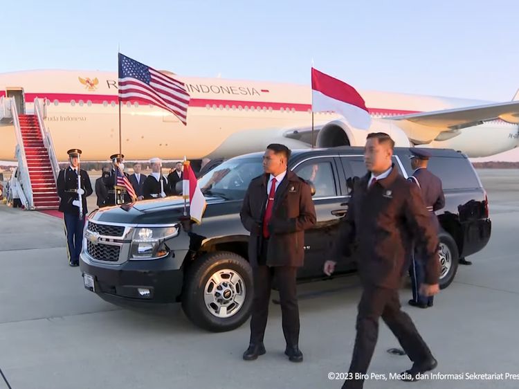 Mobil Bongsor Chevrolet Suburban Antar Jokowi ke Kantor Joe Biden