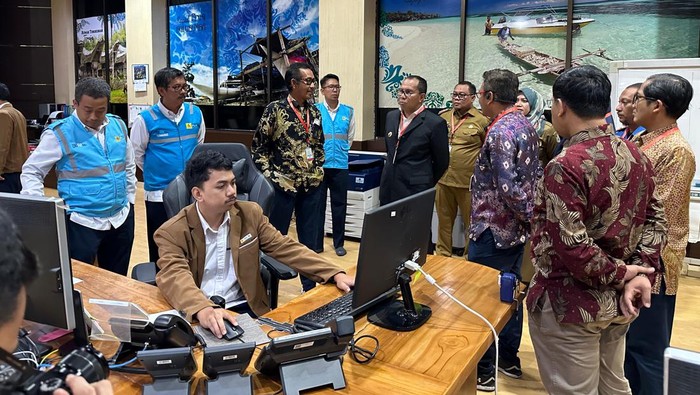 Danny Kunjungi Control Center PLN Sistem Makassar