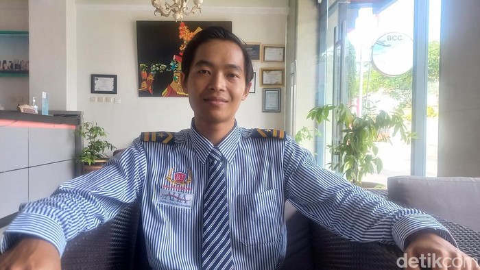 Direktur Kampus Bali International Kadek Enggi Aditya ditemui di Kampus Bali International, Senin (13/11/2023). (Made Wijaya Kusuma)