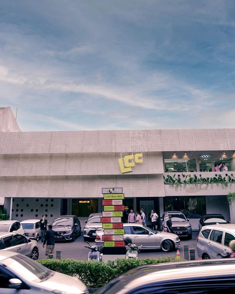 Food space hits di Jakarta Selatan