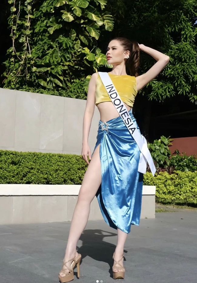 Fabienne Nicole menjadi bagian dari Miss Universe 2023 yang berlangsung di San Salvador, El Salvador. Membawa nama Indonesia, perempuan 23 tahun itu mencoba memberikan gaya terbaiknya selama masa karantina. (Foto: Instagram/@fabienne_fng)