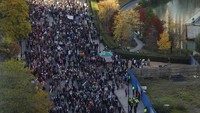 Dilaporkan sedikitnya 300 ribu orang berkumpul di London untuk menyerukan dukungan terhadap Palestina.  