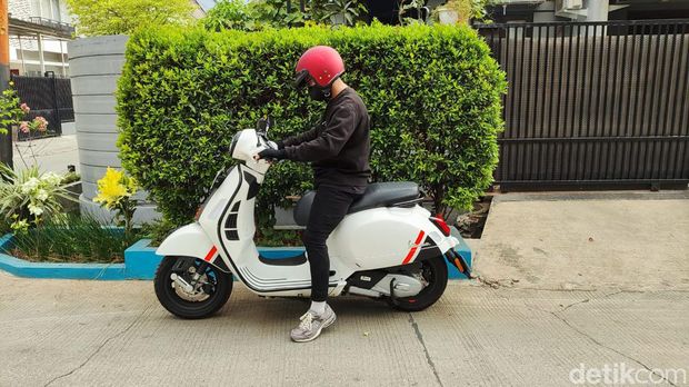 Impresi naik Vespa GTS 150 baru.