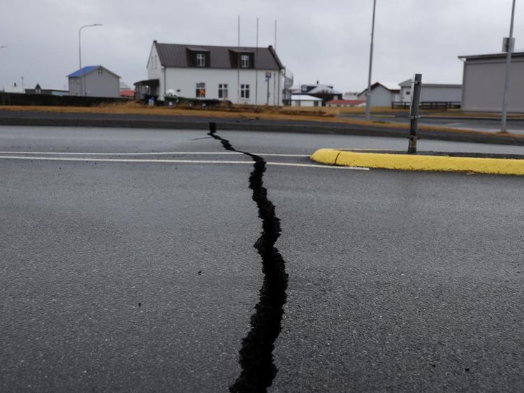 Jalan di Islandia Banyak Retakan Imbas Aktivitas Gunung Berapi