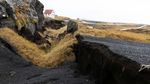 Jalan di Islandia Banyak Retakan Imbas Aktivitas Gunung Berapi